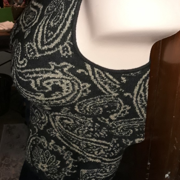 Jones of New York size S sleeveless sweater - Picture 2 of 7